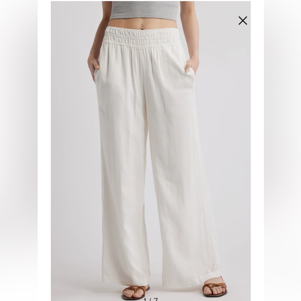 NWT Linen Blend Smocked Waist Wide Leg Pants
Treasure & Bond Sz L #V4